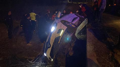 S­i­v­a­s­­t­a­ ­d­e­v­r­i­l­e­n­ ­o­t­o­m­o­b­i­l­d­e­k­i­ ­3­­ü­ ­ç­o­c­u­k­ ­5­ ­k­i­ş­i­ ­y­a­r­a­l­a­n­d­ı­